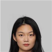 Coucou, c’est Yan qui vient de Chine. Donc le mandarin est ma langue maternelle. J’habite en France depuis 2019. J’ai fini mon Master en l’arts de la scène cette année. Je suis une danseuse( danse traditionnelle Chinoise, moderne-jazz, contemporaine). Et
